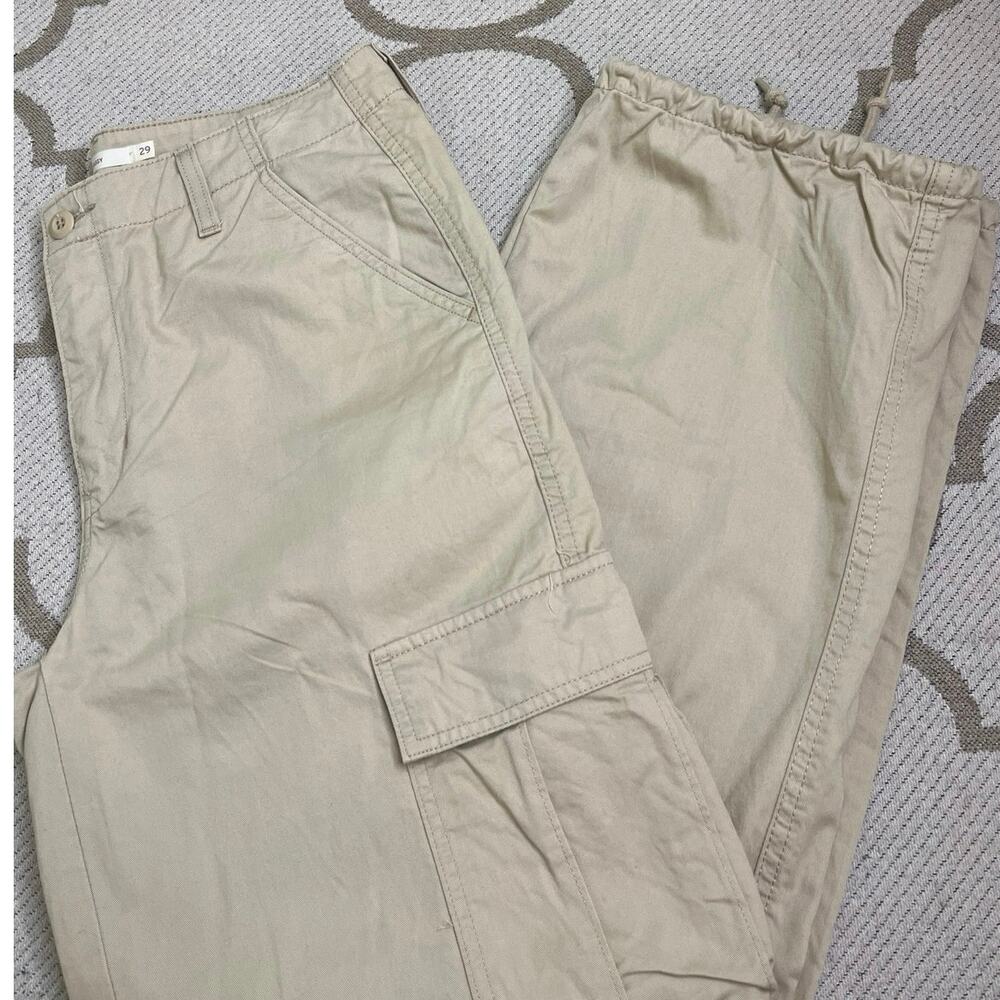 Levi’s ‘94 Baggy Cargo Safari- Tan Pants, size 29
PC9-A4707-0016, MSRP $80 - Picture 2 of 15